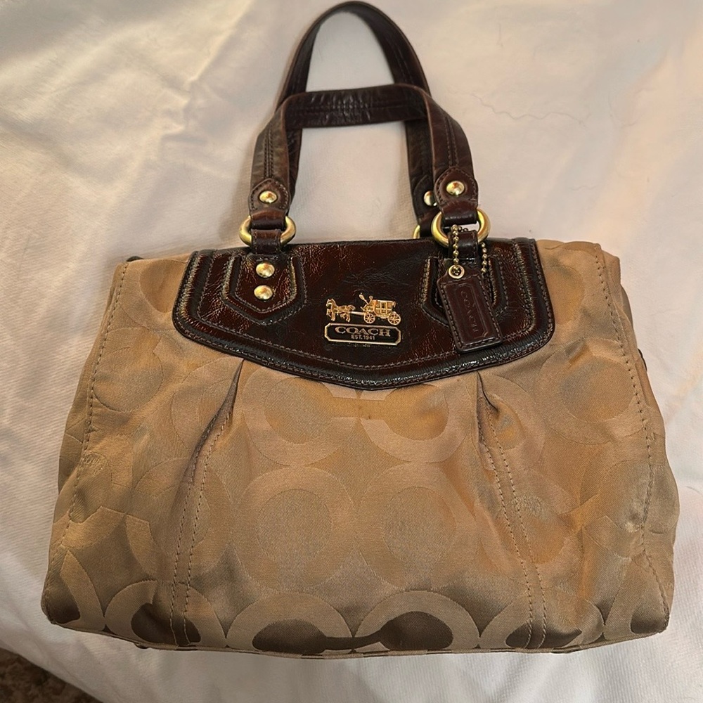 🦖🍒Coach mini satchel bag, used - Picture 1 of 7